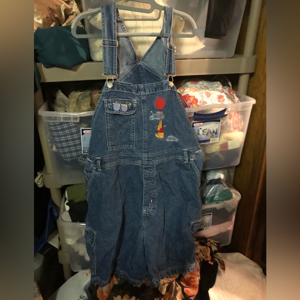 🎠Vintage Disney Pooh Bear Overalls- 650 $45 or $40’w/offer